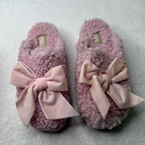 UGGS Women’s Addison Velvet Bow Slipper Sz 6‎ Sleepwear Comfort Loungewear